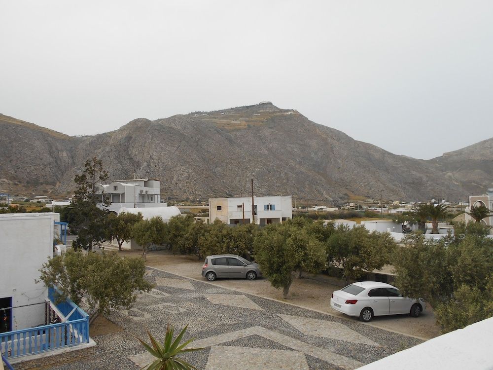 Perissa Hotel Superior Triple Room, Non Smoking, Lanai 8