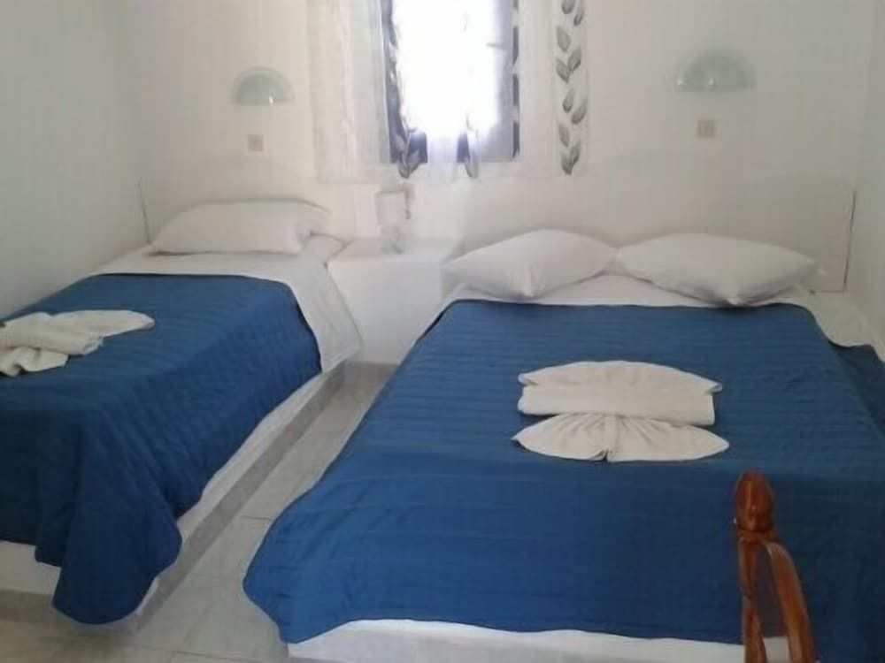 undefined Perissa Hotel 5