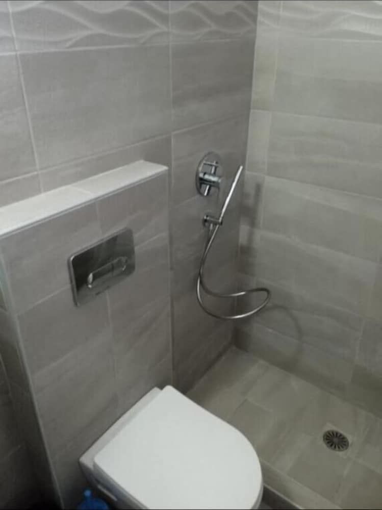 Perissa Hotel Superior Quadruple Room, Balcony, Garden View 7