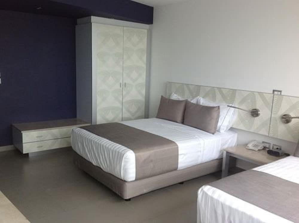 Hotel Punta Azul Executive Room, City View 5