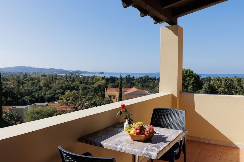Family Apartment, 1 Bedroom, Partial Sea View
