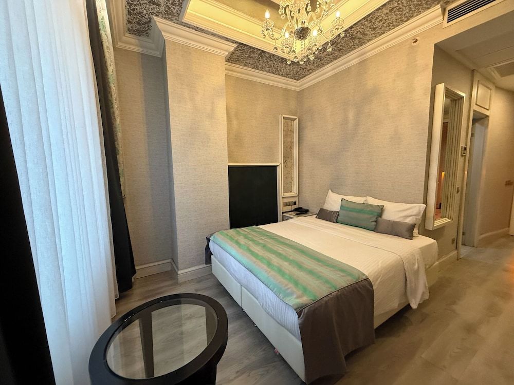 Manesol Old City Bosphorus Standard Atrium Double Room 4