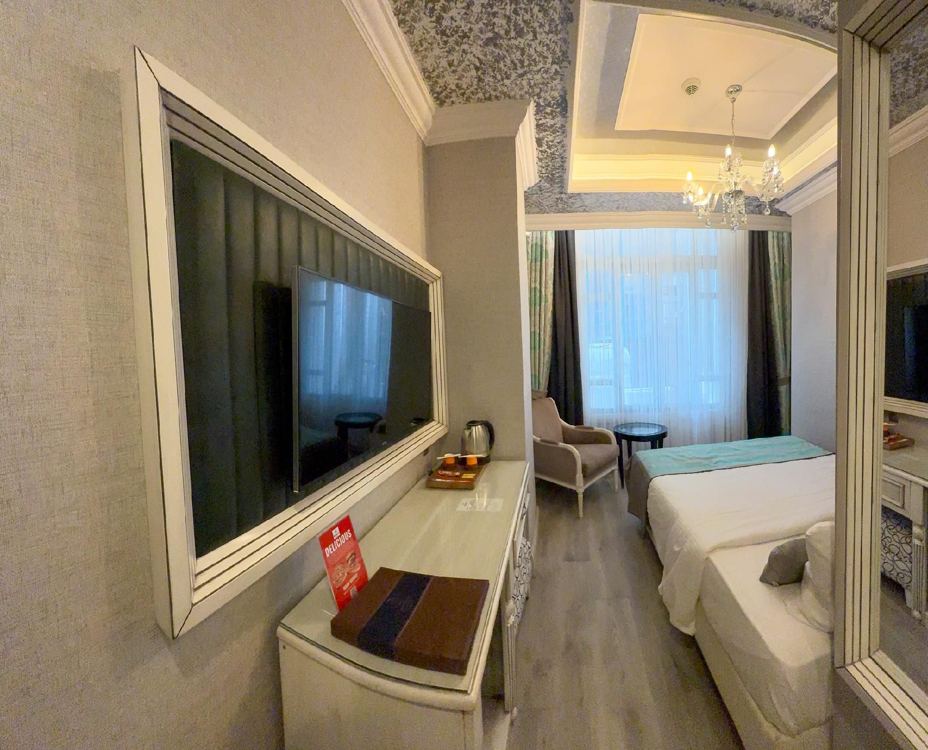 Manesol Old City Bosphorus Atrium 3