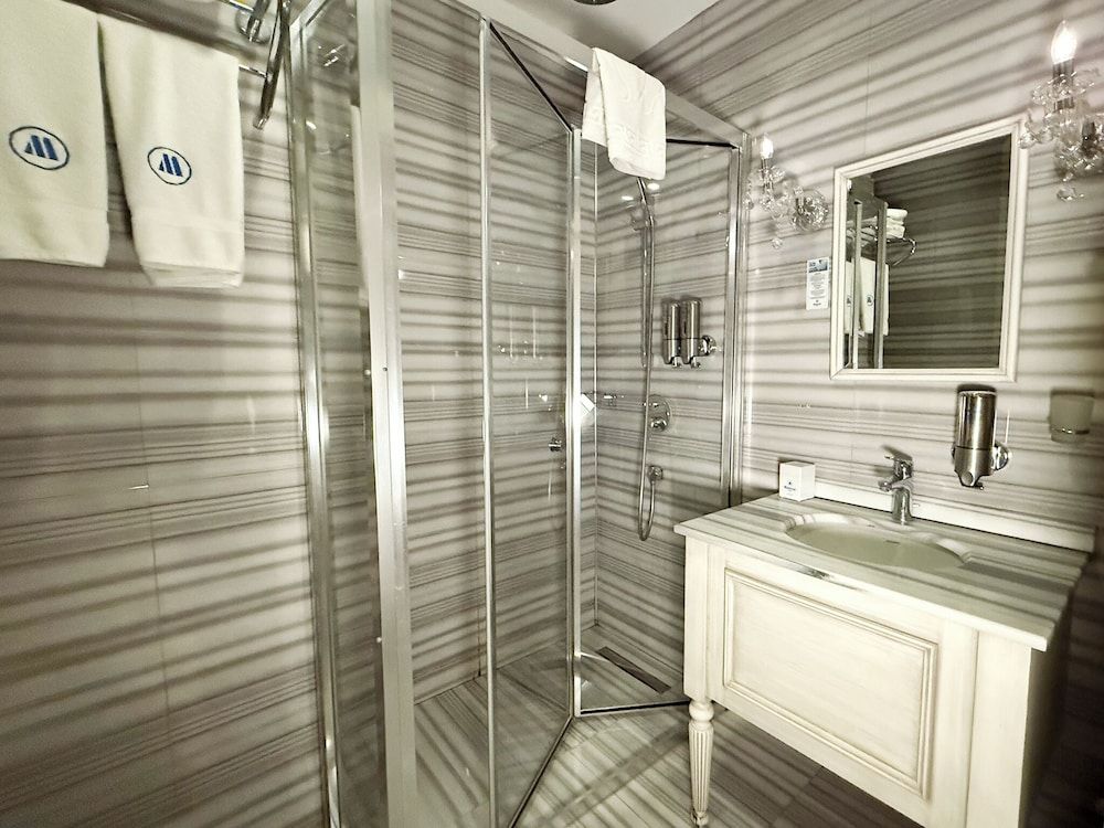 Manesol Old City Bosphorus Standard Atrium Double Room 39