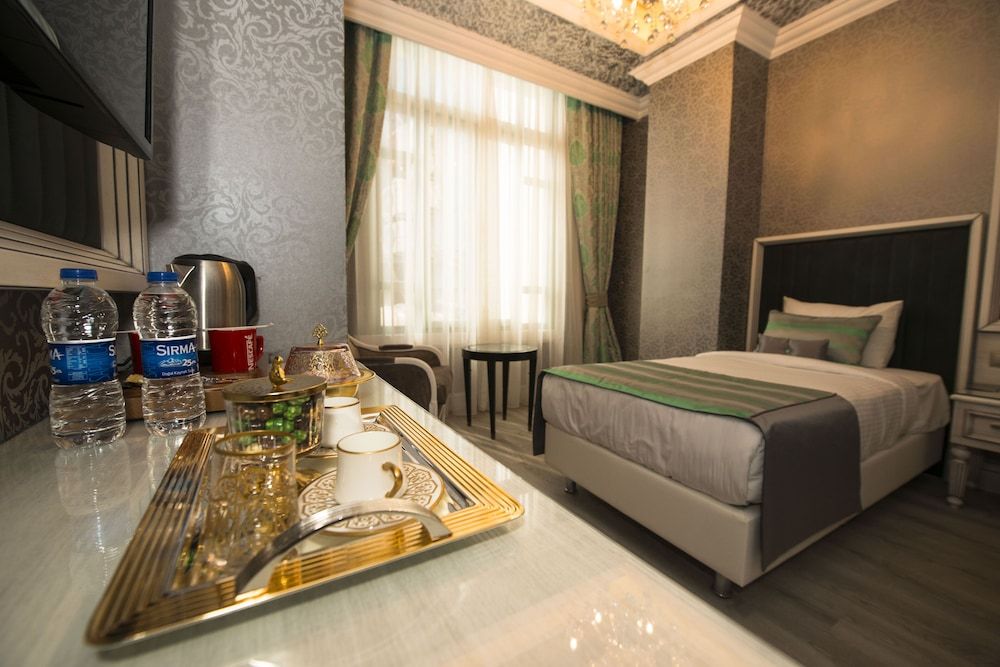 Manesol Old City Bosphorus Standard Atrium Double Room 2