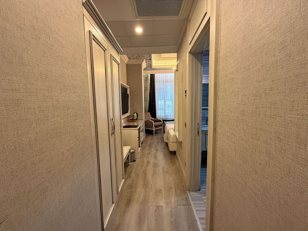 Manesol Old City Bosphorus Standard Atrium Double Room 40