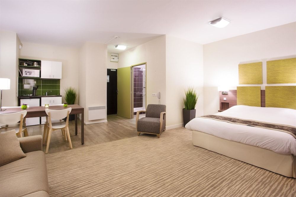 Kyriad Chambéry Centre - Curial Superior Room, 1 Double Bed with Sofa bed 2