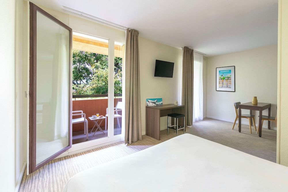 Kyriad Chambéry Centre - Curial Superior Room, 1 Double Bed with Sofa bed