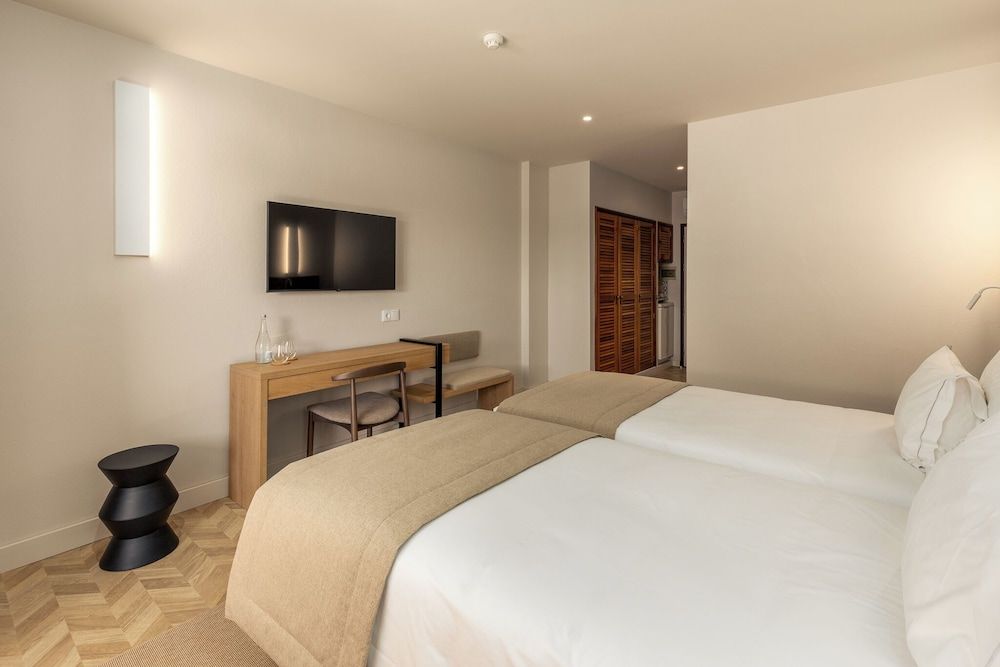 Twin Room, Pool View