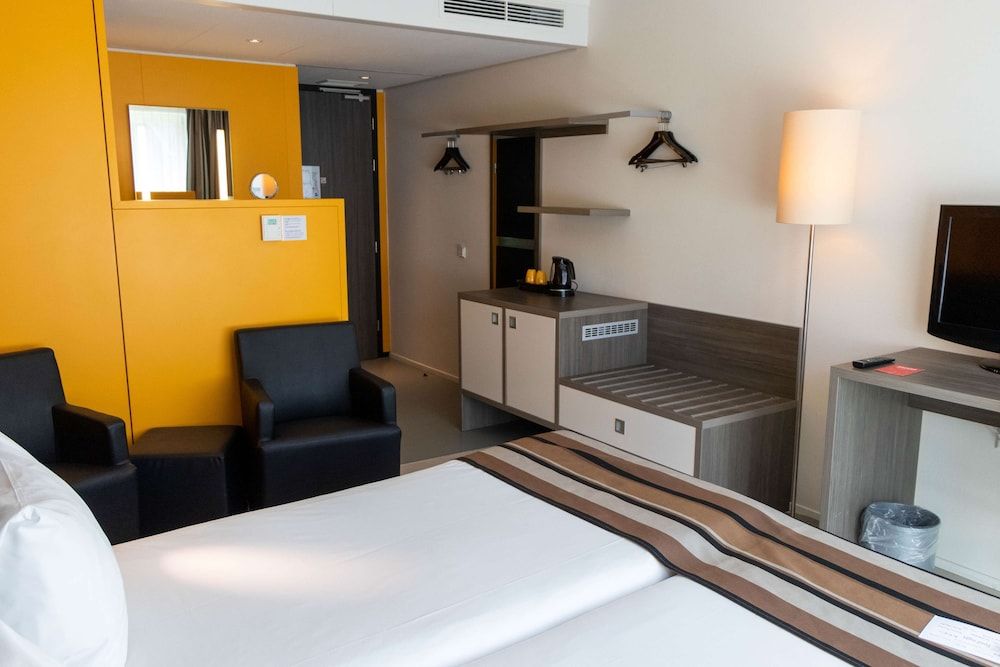 City Hotel Gouda - World Hotels Crafted Collections Comfort Room, 2 Twin Beds, Non Smoking 4
