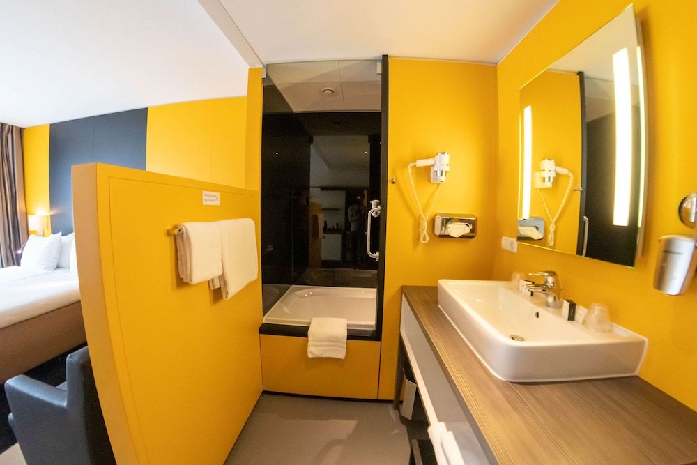 City Hotel Gouda - World Hotels Crafted Collections Comfort Room, 2 Twin Beds, Non Smoking 9