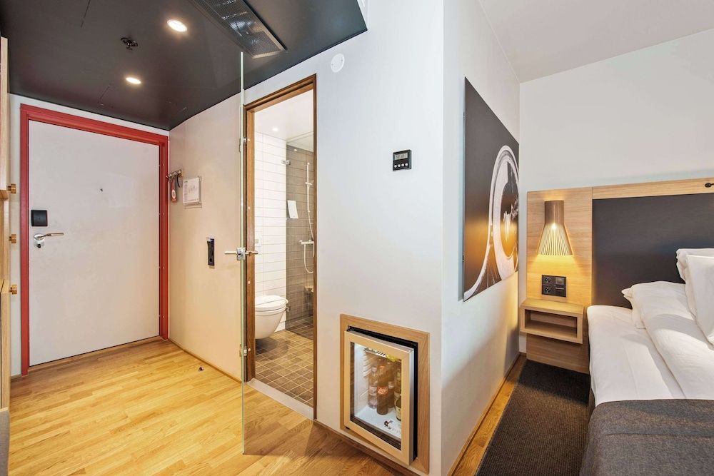 Clarion Hotel The Edge Standard Room, 2 Twin Beds 7