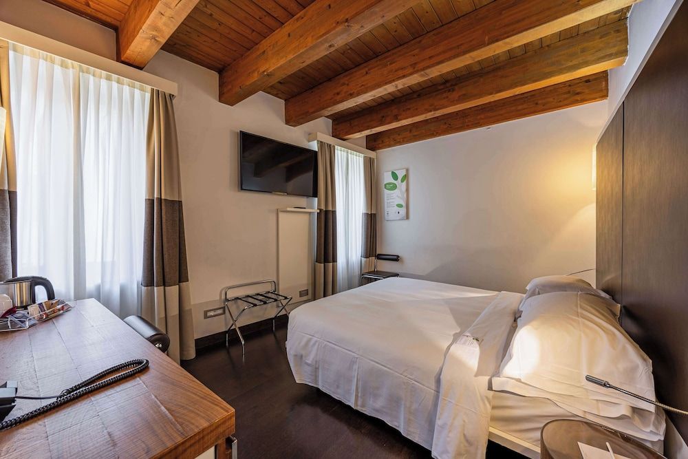 Best Western Plus Hotel De Capuleti Superior Room, 1 King Bed 2