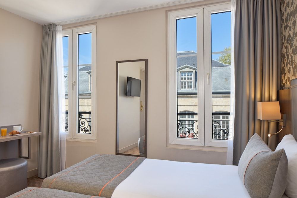 undefined Timhotel Paris Gare de l'Est 10