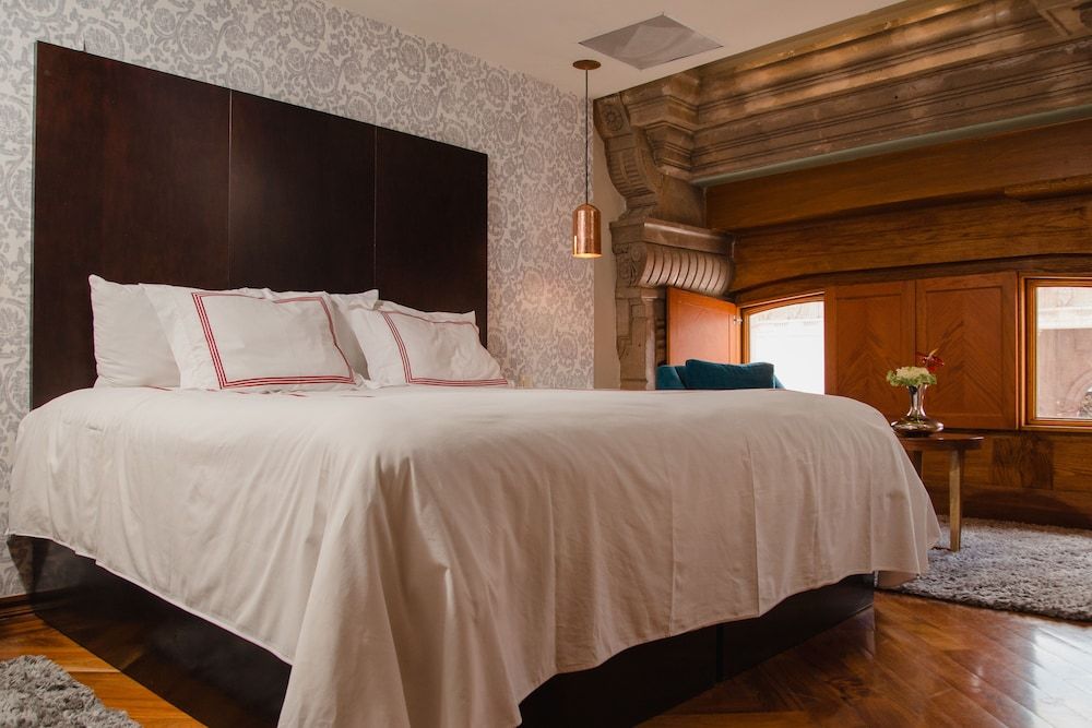 Santa Rita Hotel del Arte Standard Room, 1 King Bed, City View 3