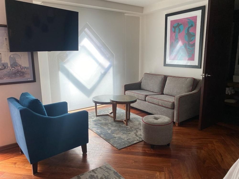 Santa Rita Hotel del Arte Standard Room, 1 King Bed 7