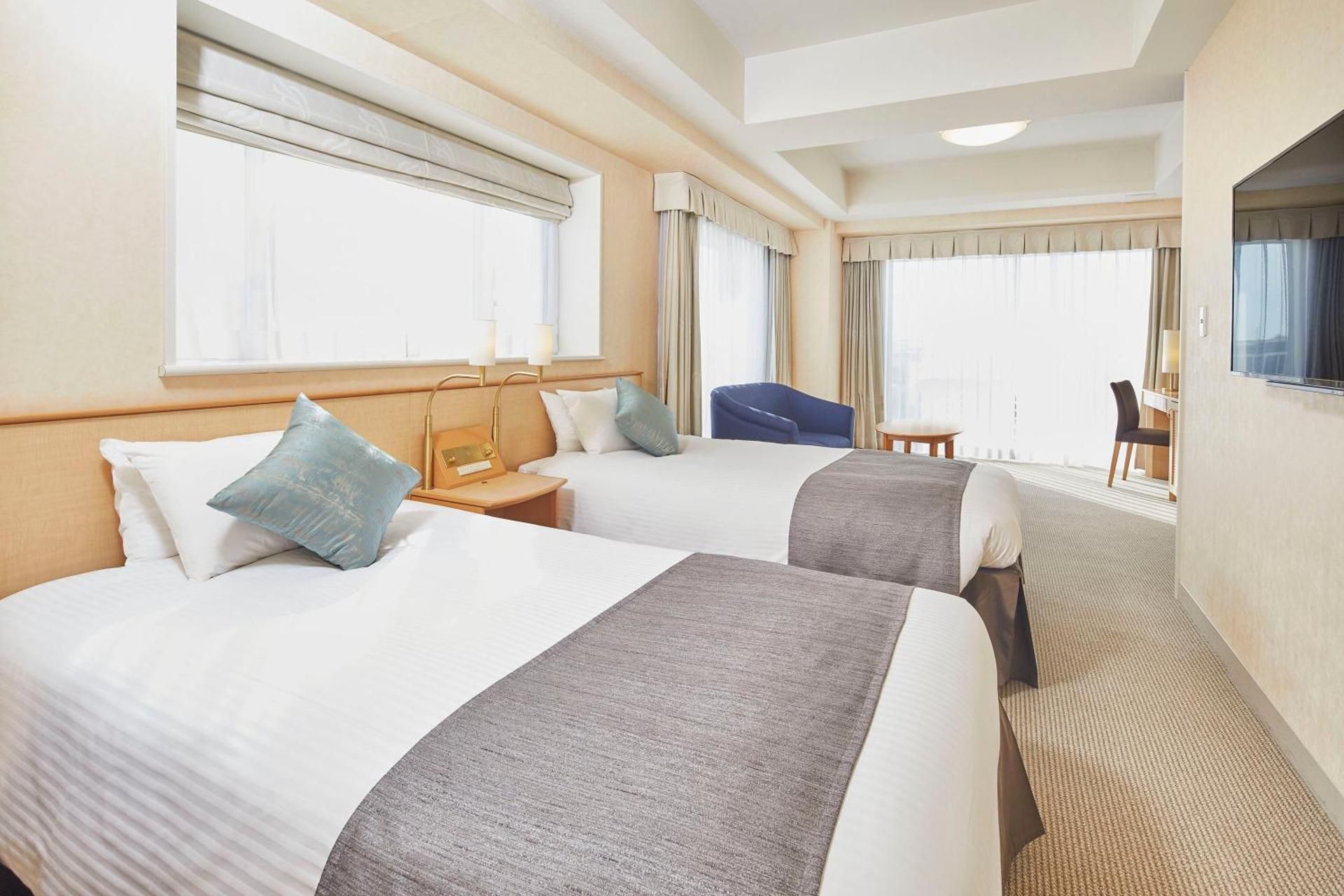 Corner Terrace Room - Emion Tower