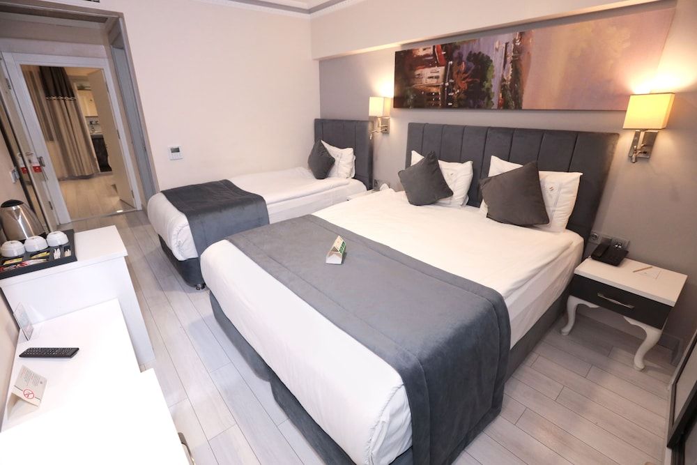 undefined Skalion Hotel 3