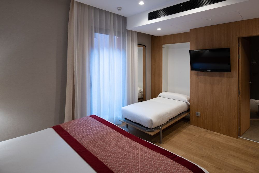 Catalonia Eixample 1864 Triple Room (3 adults)