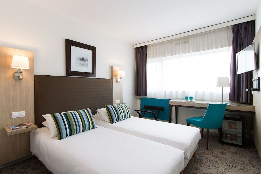 Hotel Lille Europe Classic Twin Room 3