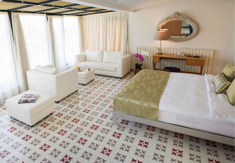 undefined Wame Suite Hotel 2