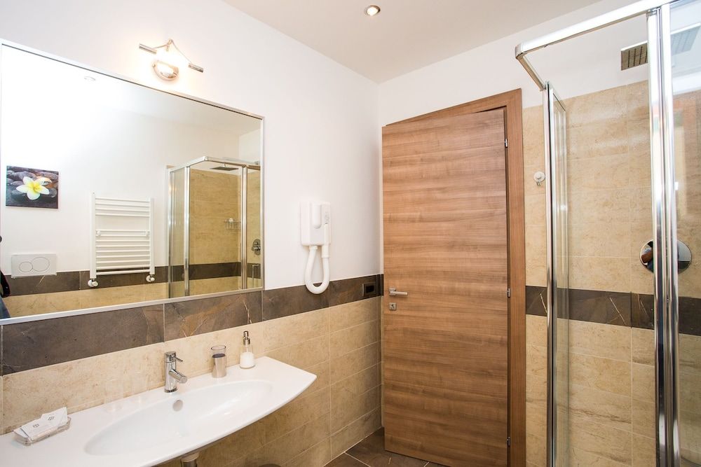 Trastevere's Friends Twin Room 4