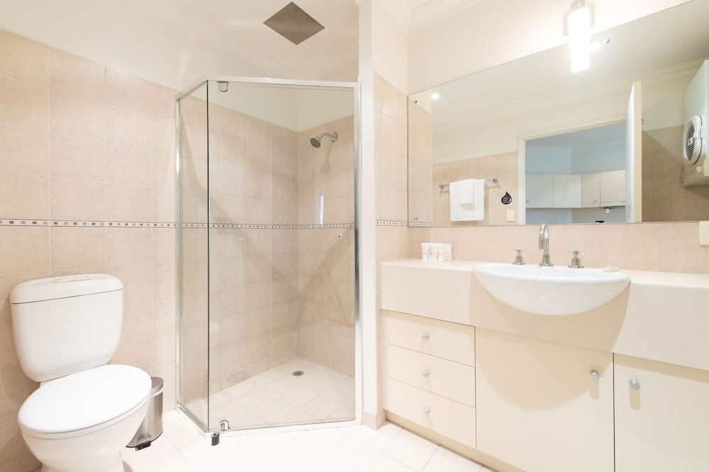 Mawson Lakes Hotel & Function Centre Two Bedroom Suite 4