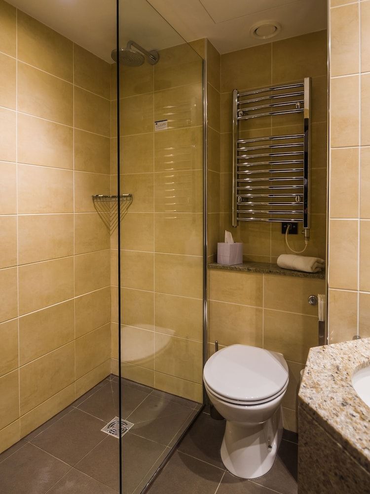Gonville Hotel Classic Double Room, Walk-in Shower 9
