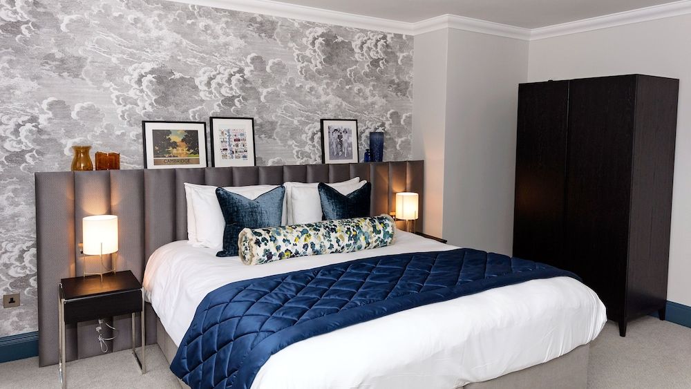 Gonville Hotel Classic Double Room, Walk-in Shower 5