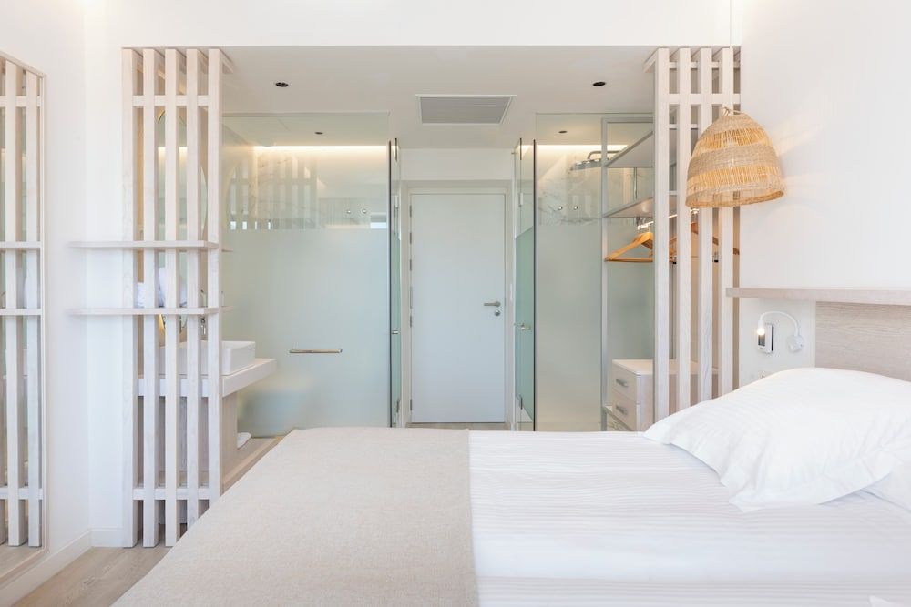 Deluxe Double Room Single Use, Balcony