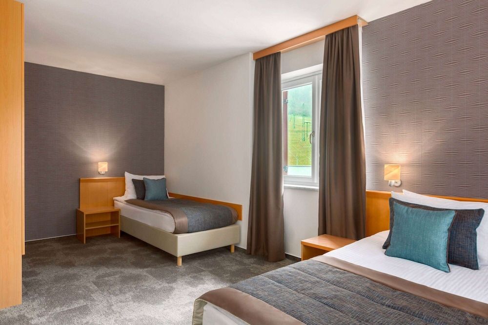 Suite, 1 King Bed, Non Smoking