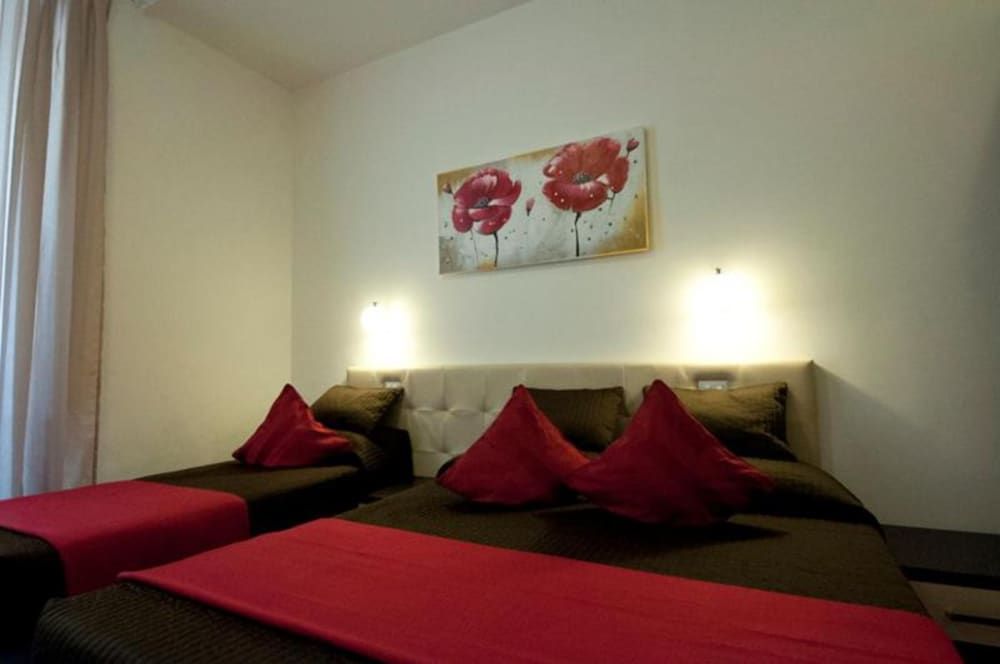 undefined Ara Pacis Inn 6