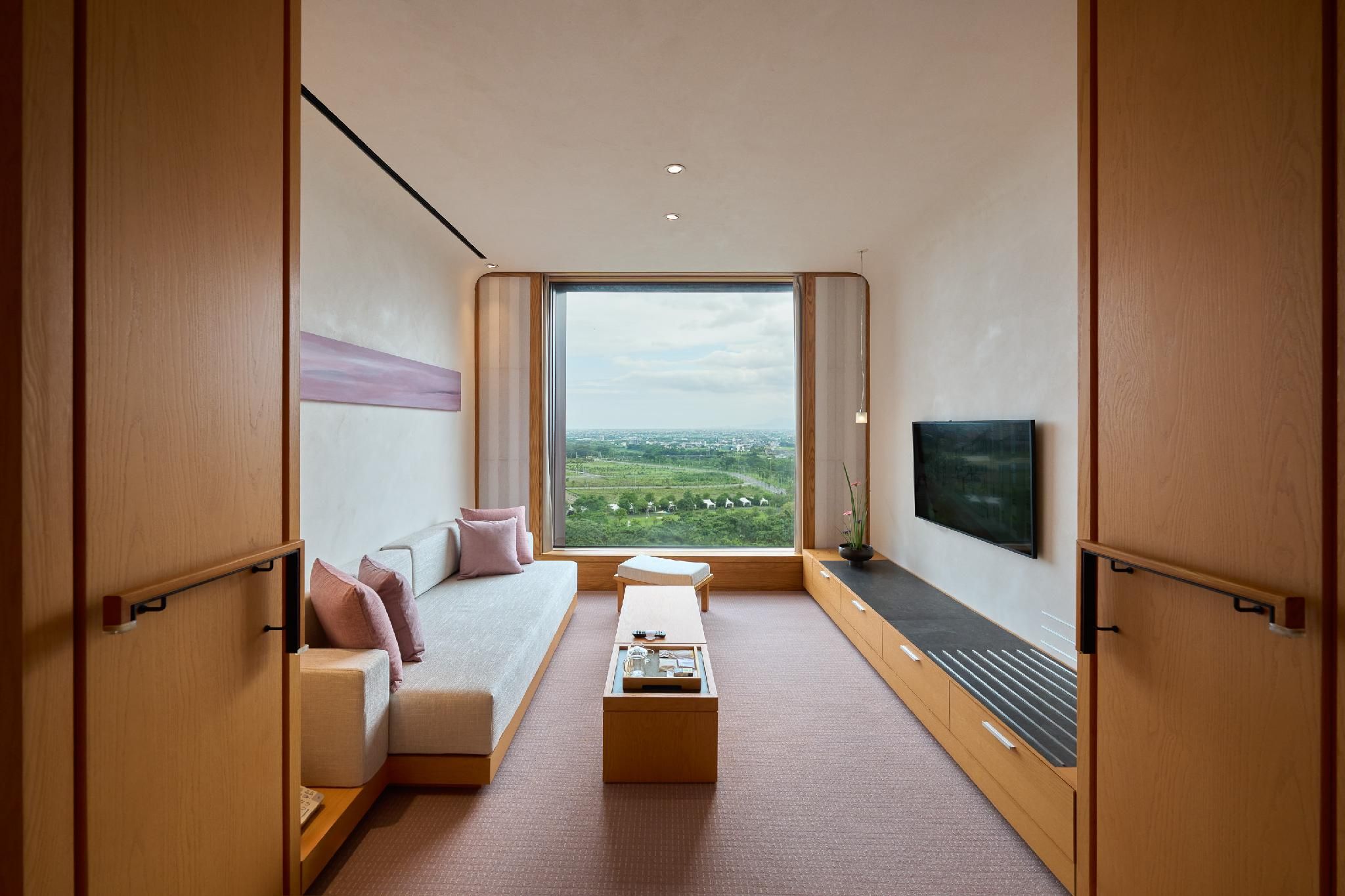 Western City View Suite - Twin Beds