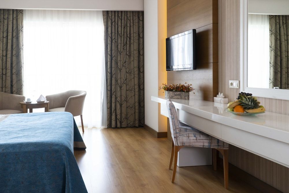Standard Room, Partial Ocean View