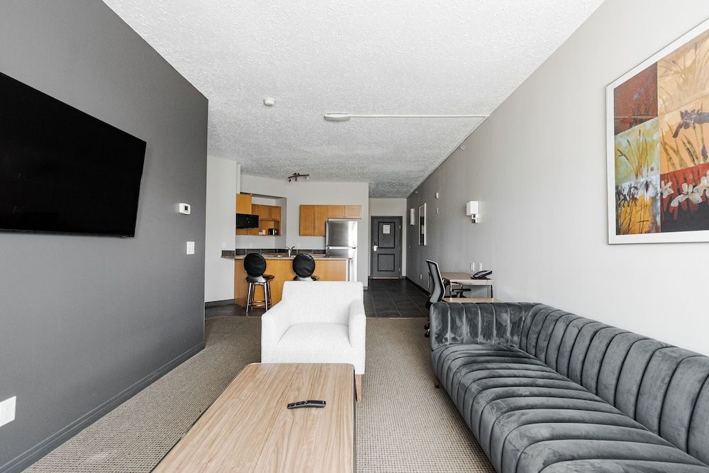 Premier Residences Suite, 1 Bedroom, Kitchen 12