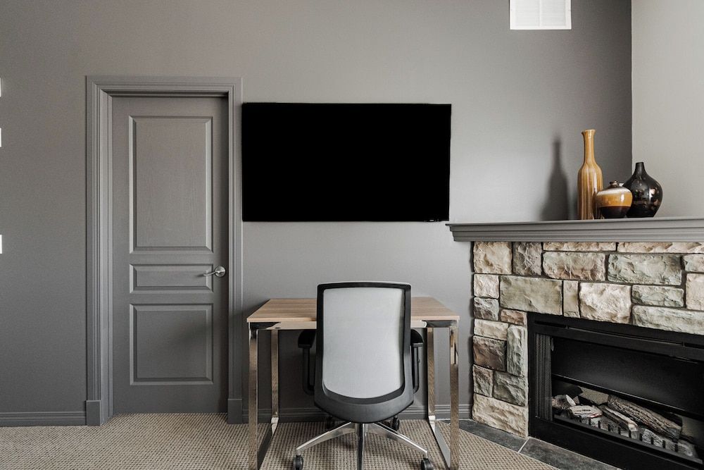 Premier Residences 2 Bedroom Suite, Kitchen with Living room 13