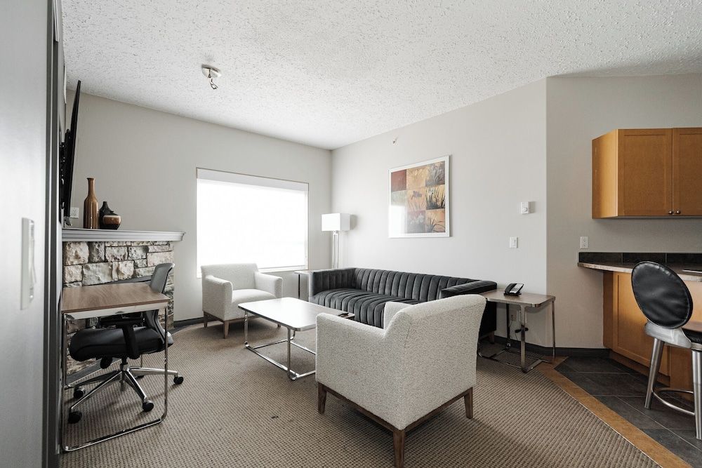 Premier Residences 2 Bedroom Suite, Kitchen with Living room 12