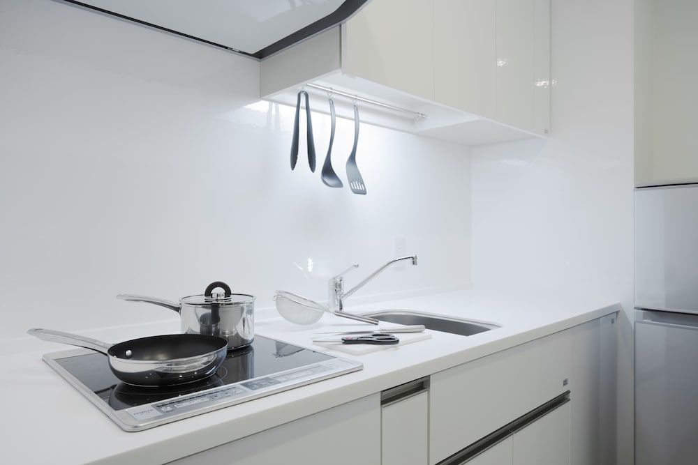 Deluxe A , 1 bed Queen , Service Apartment, Non Smoking