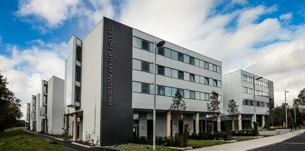 undefined Heston Hyde Hotel 5