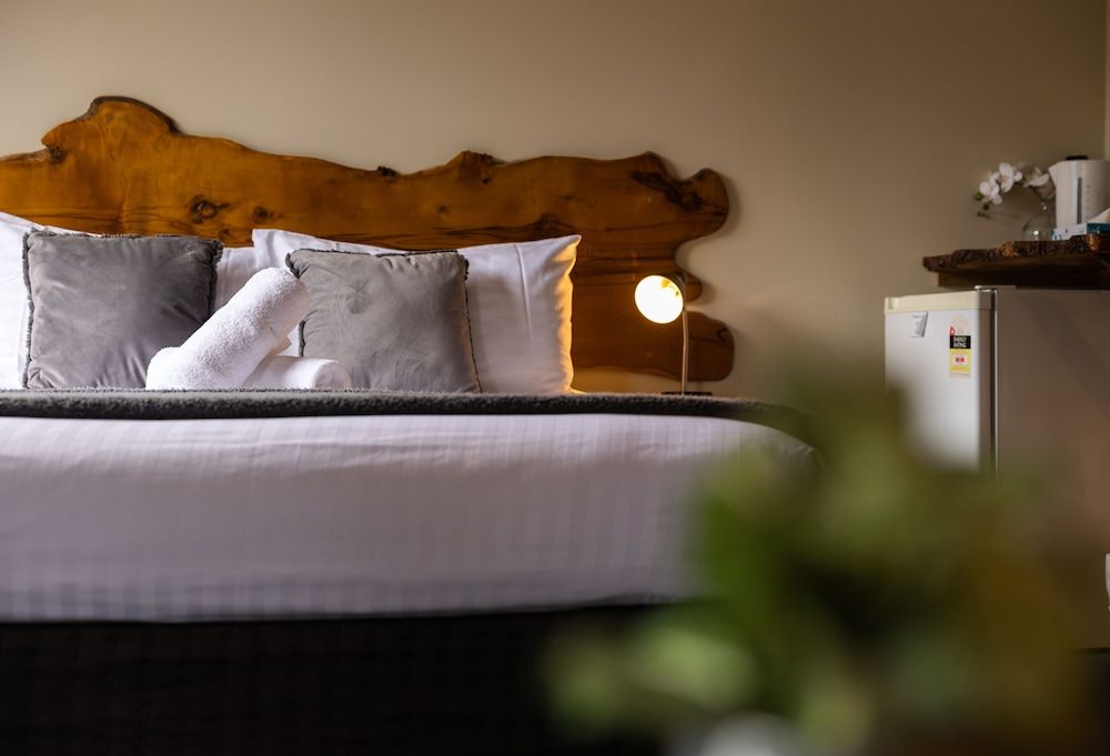 Tullah Lakeside Lodge Premium Room 3