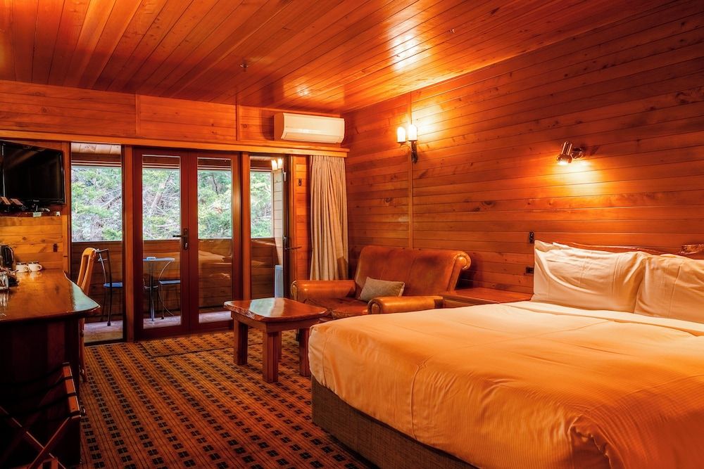 Powderhorn Chateau Queen Suite