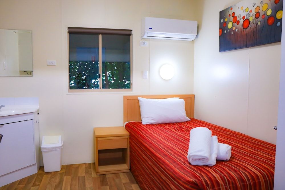 Chinchilla Motor Inn King Single Room