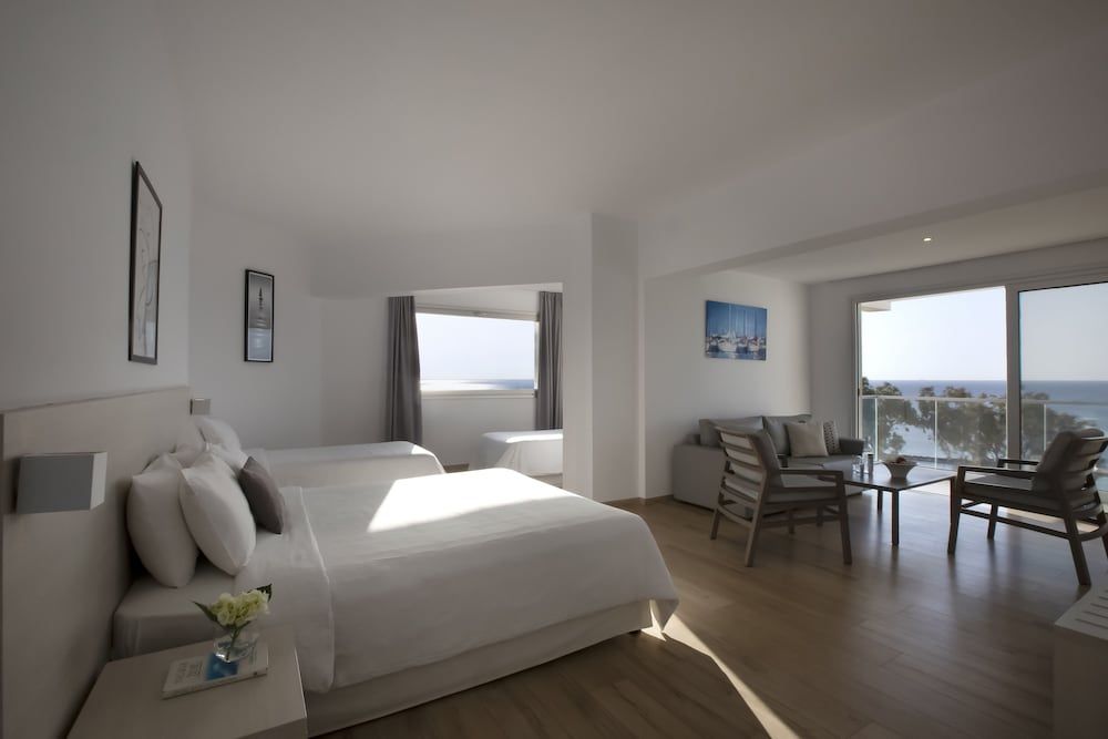 Harmony Bay Hotel Suite, Sea View Room 6