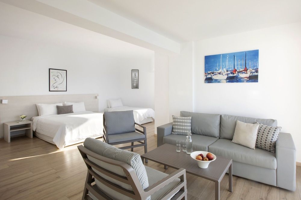 Harmony Bay Hotel Suite, Sea View Room 5