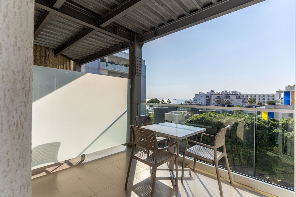 Harmony Bay Hotel Double or Twin Room, Partial Sea View 6