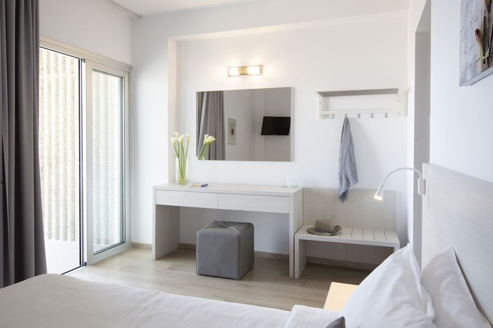 Harmony Bay Hotel Double or Twin Room, Partial Sea View