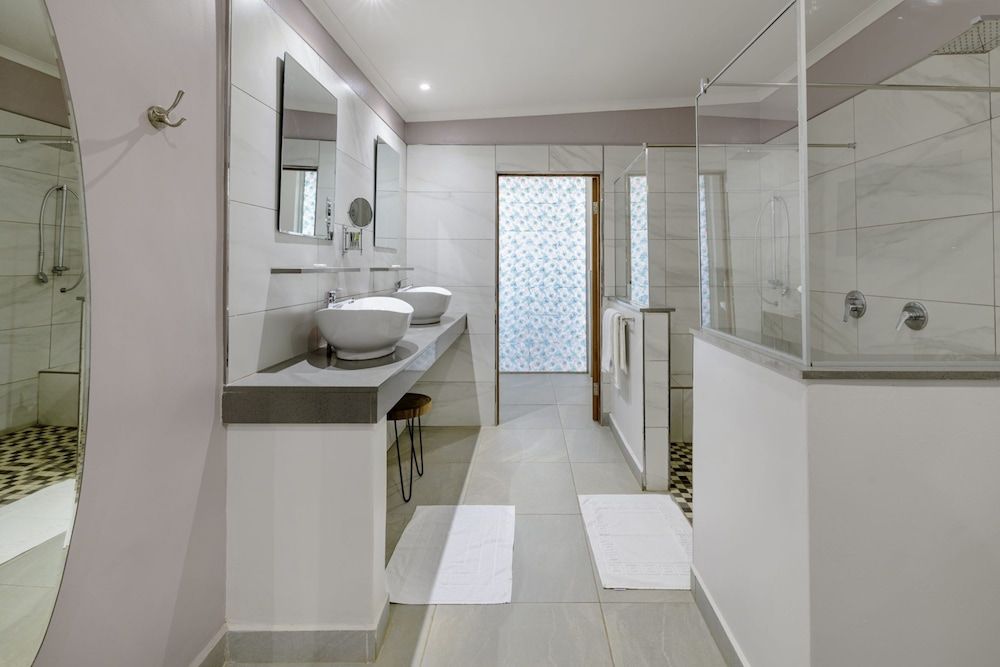 Ecolux Boutique Hotel Luxury Double Room, 1 King Bed 5