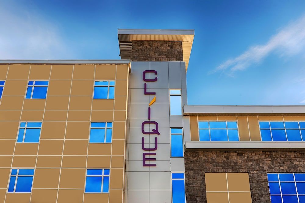 undefined Hotel Clique Calgary Airport 2