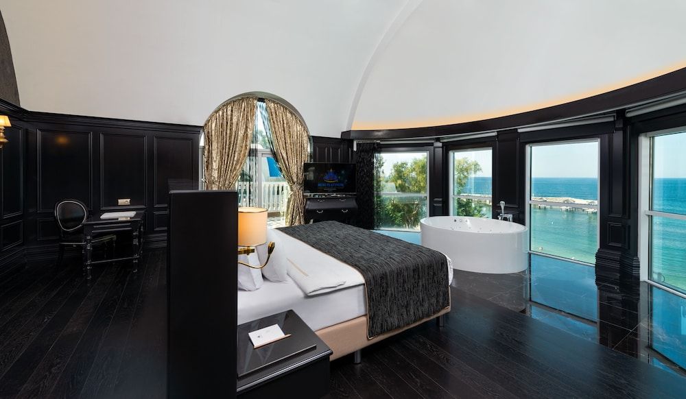 Presidential Villa, Private Pool