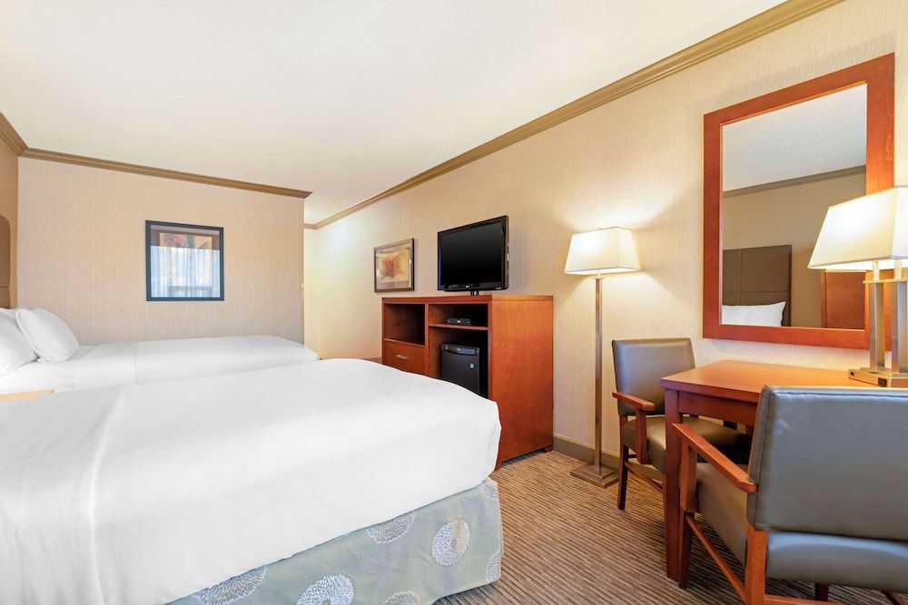 Standard Room, 2 Double Beds, Non Smoking